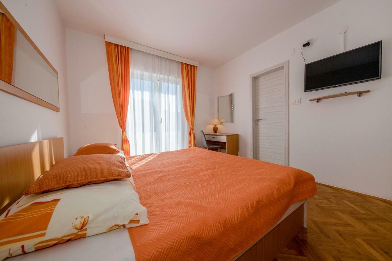 Lili Rab Apartment Rab Town Ngoại thất bức ảnh