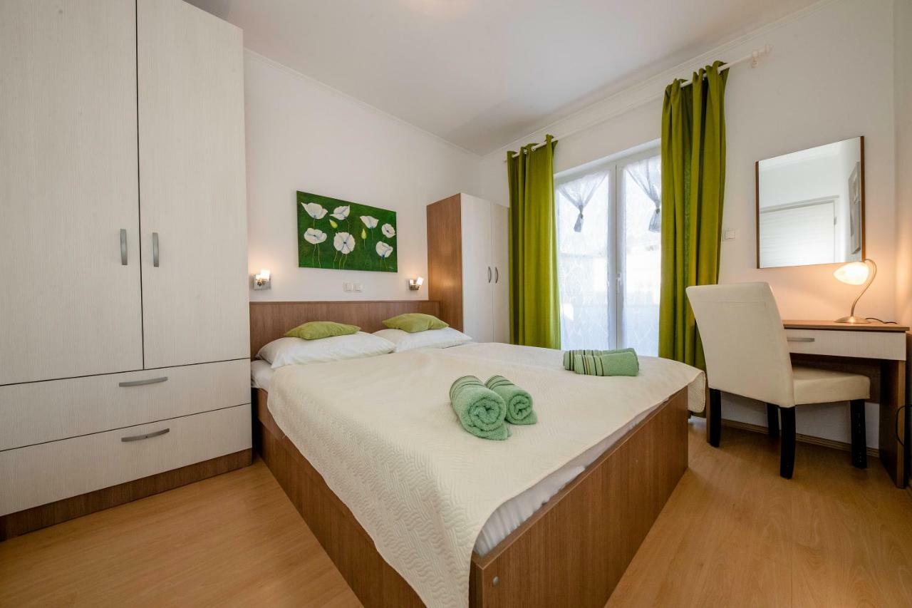 Lili Rab Apartment Rab Town Ngoại thất bức ảnh